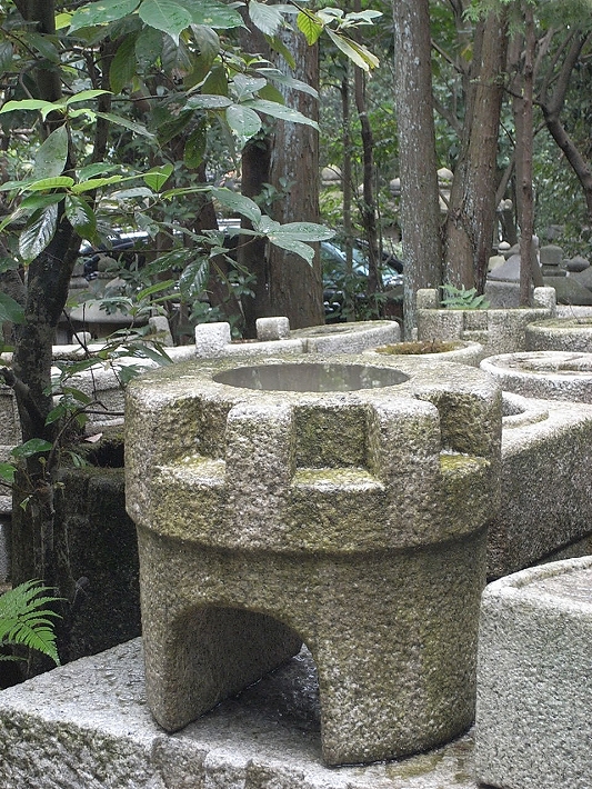 おくど型手水鉢 ｜ 製品紹介 ｜ 北山都乾園 ｜ 京都より京風、京都好み